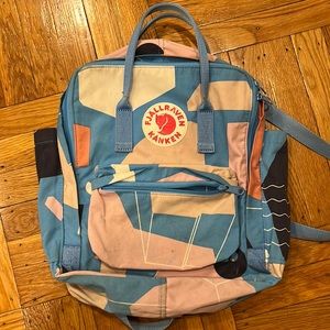 Fjallraven kanken bag blue pink white
